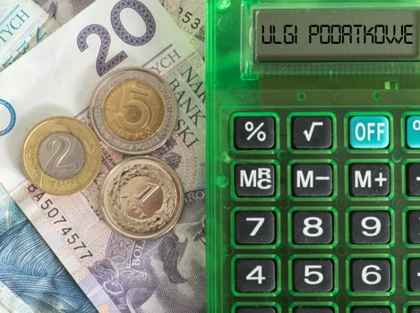 Tysiące Polaków otrzyma niedługo zwrot podatku. Skarbówka może oddać nawet do 3,6 tys. zł.