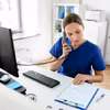 Nocna i świąteczna opieka zdrowotna przez telefon? Nowy plan rządu