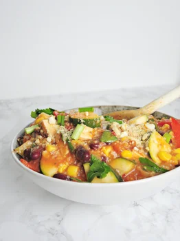 Meksykańska potrawka z tofu i cukinią