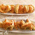 Pieczone pierożki z jajkiem i szczypiorkiem