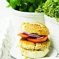 Wegetariański pikantny burger