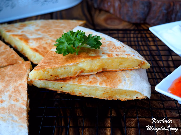 Quesadilla z ziemniakami i serem