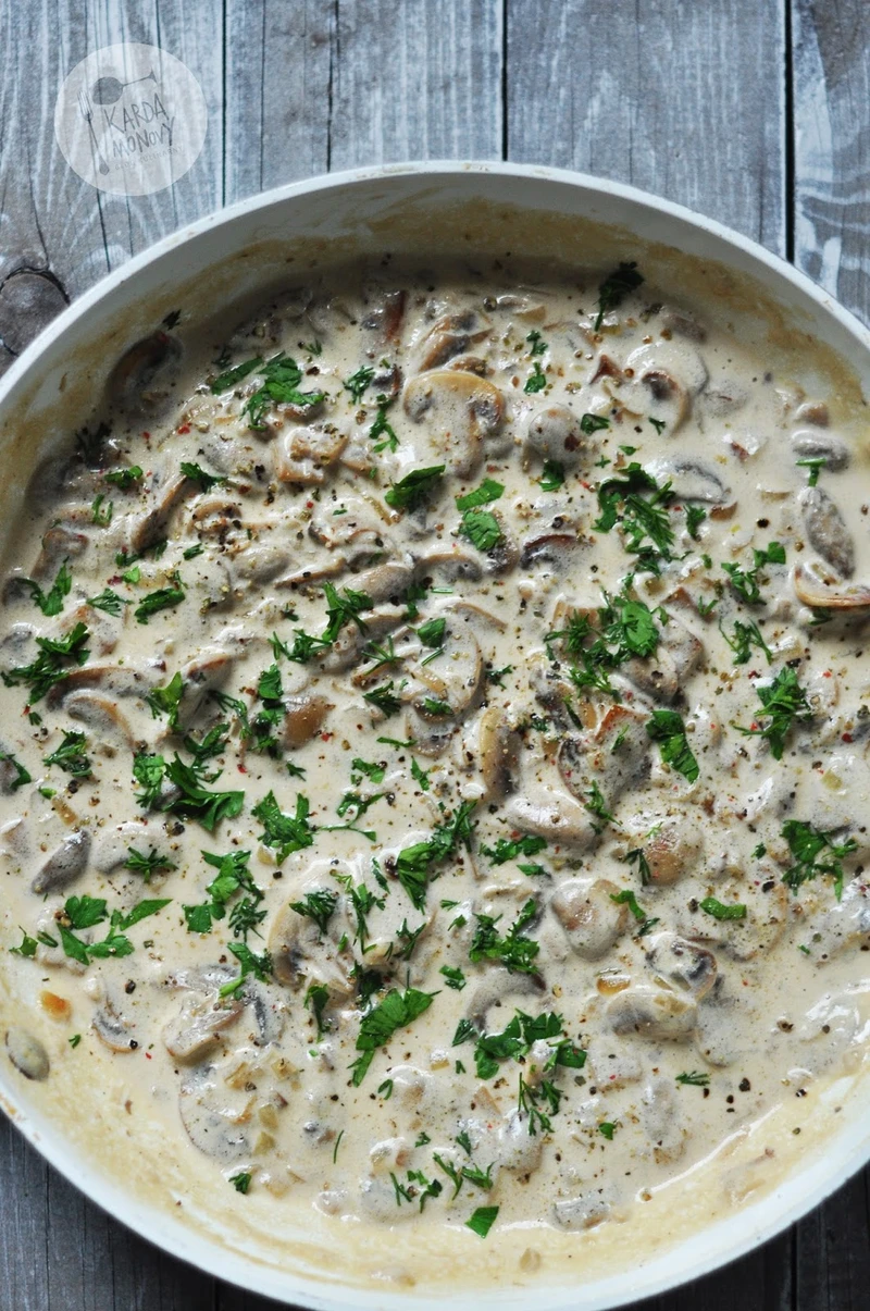 Pieczarki w śmietanie