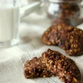 Czekoladowe ciasteczka owsiane z pistacjami