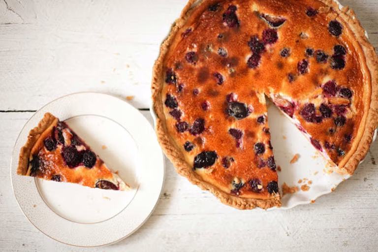 Tarta z malinami i jeżynami w mascarpone