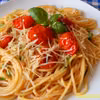 Spaghetti z pomidorami i czosnkiem