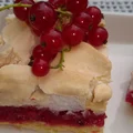 Ciasto kruche z porzeczkami i lekką bezą