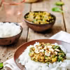 CURRY Z SOCZEWICY, SZPINAKU I MASŁA ORZECHOWEGO