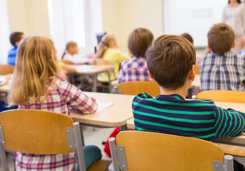 45-minutowe lekcje w szkołach znikną?! Ministerstwo Edukacji ma pomysł na nowy podział godzin