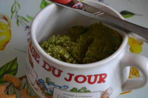 Świeże pesto bazyliowe