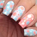 Manicure w kropki
