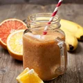 SMOOTHIE Z GREJFRUTEM, POMARAŃCZĄ I BANANEM