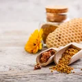 Preparaty pszczele o urodzie z ula: Propolis i pyłek pszczeli - dla zdrowia i urody