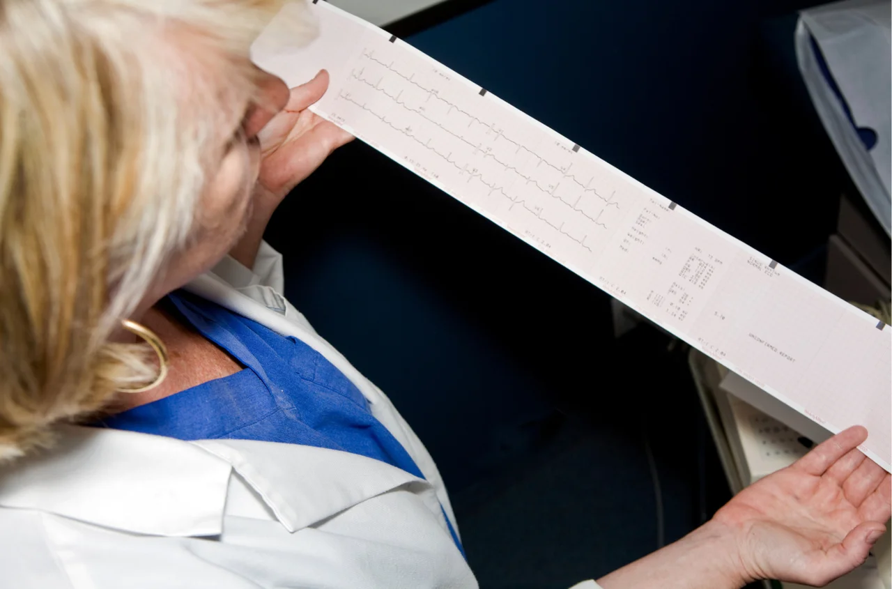 200 plus miesięcznie dla osób z chorobami serca! Tysiące Polaków nie wie, że ma prawo do tego zasiłku