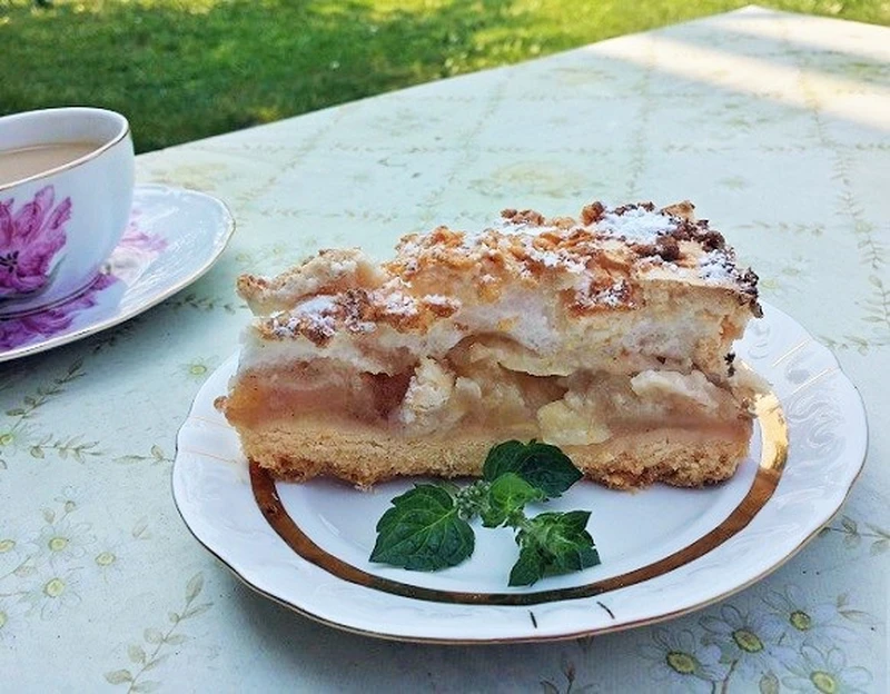 Najlepsza szarlotka z bezą