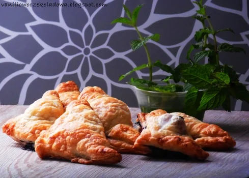 Empanadas z bananami i czekoladą (White sugar free)