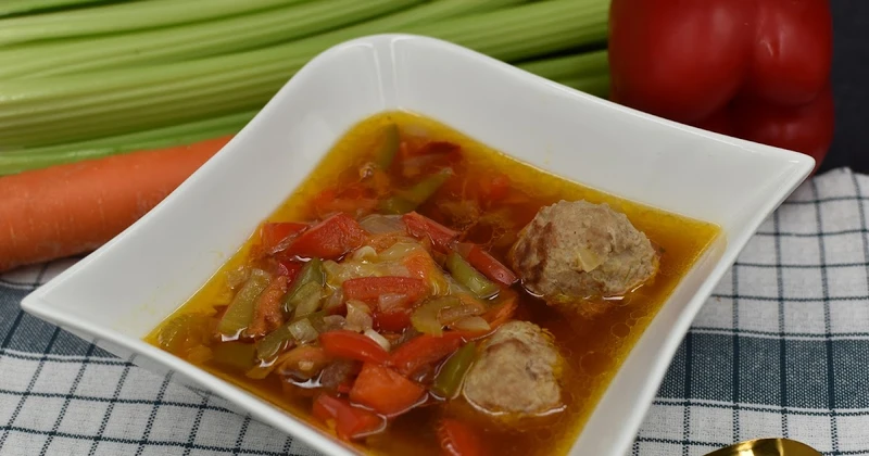 Zupa indyjska z klopsikami