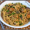 Grzybowe spaghetti z drobiowymi klopsikami