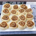 Ślimaczki z ciasta francuskiego z kapustą i pieczarkami
