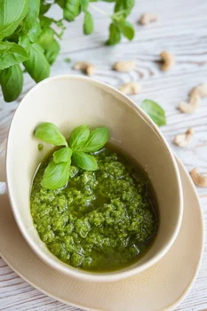 Pesto z bazylii - Przepis od Po Prostu Pycha