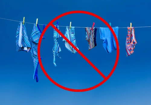 Zakaz strojów kąpielowych w "niebezpiecznych" kolorach! Czy Polska podąży śladem Wielkiej Brytanii?