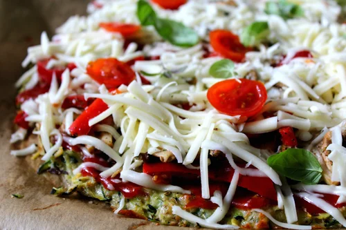 FIT pizza na spodzie z cukinii