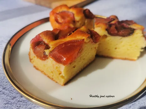 Ciasto jogurtowe ze śliwkami