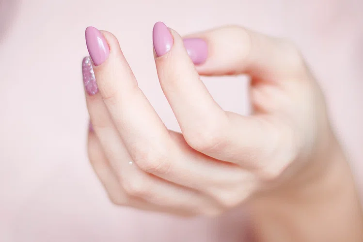 Zdjęcie Jak przedłużyć trwałość manicure nawet do miesiąca? #4