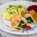 Drobiowe Roladki Nadziewane Szpinakiem, Pokrzywą I Serem Feta