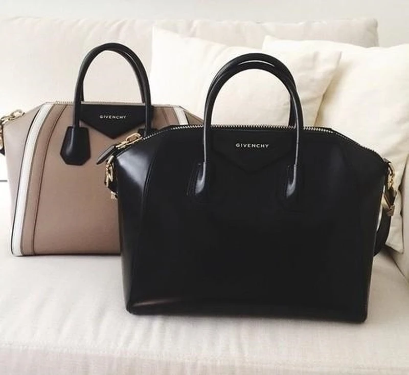 Givenchy- świetne kuferki