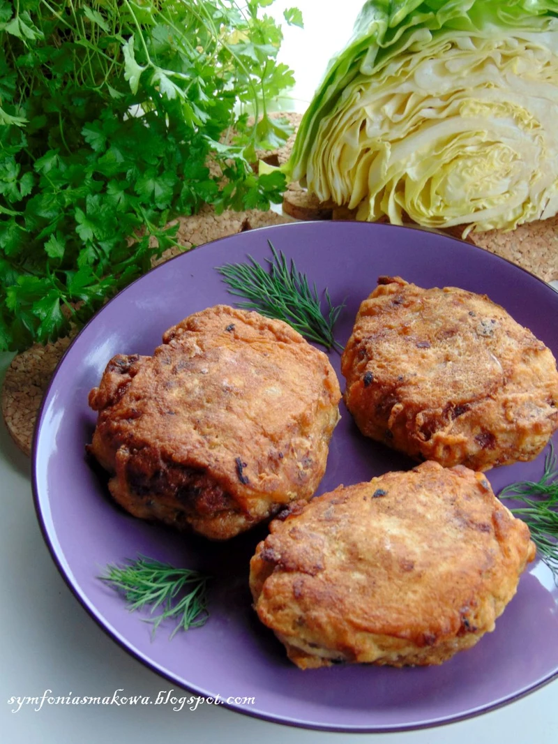 Kotlety z mięsa mielonego z kapustą i pieczarkami w cieście.