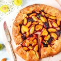 Galette ze śliwkami