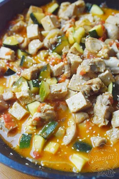 Kurczak z tofu i warzywami