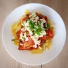 Papardelle z pomidorami, mozzarellą i grillowanym kurczakiem