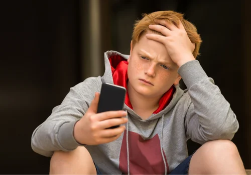 Międzynarodowy Dzień Telefonów Zaufania dla Dzieci: Dlaczego jest tak ważny?