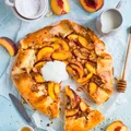 Galette z nektarynkami