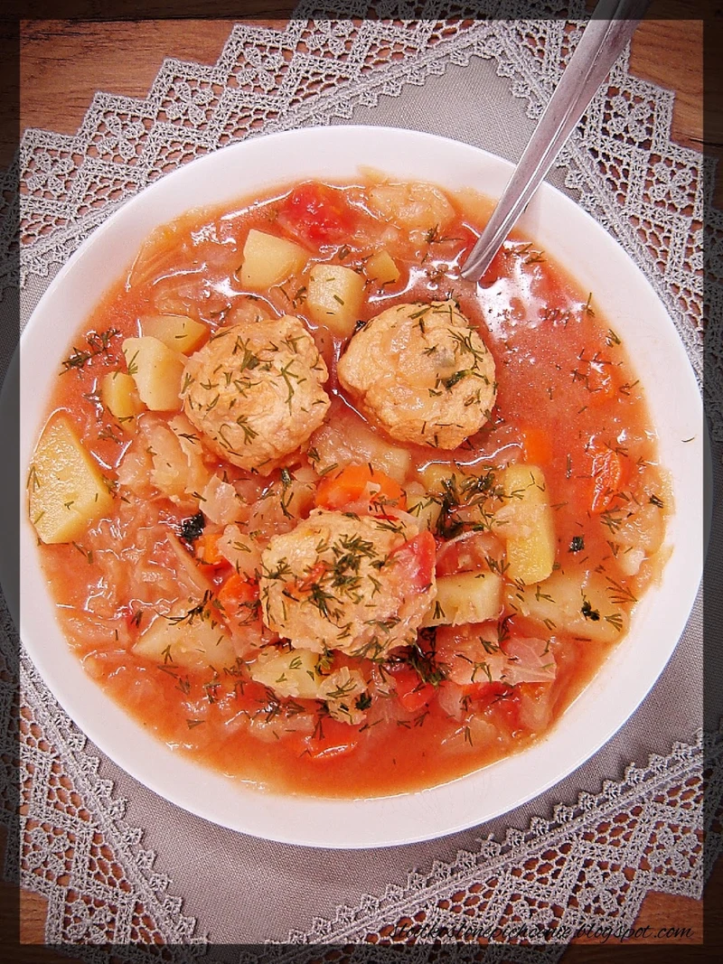 Zupa kapuściana z pulpecikami