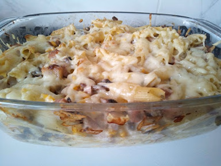 Zapiekanka makaronowa