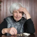 800 plus dla 50-latków i seniorów? Pomysłodawcy ubiegają się o nowy dodatek do emerytury w 2026 roku