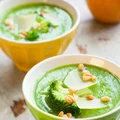Zupa brokułowa, która smakuje jak w najlepszej restauracji! Zielony krem z chrupiącymi dodatkami podbije Twoje serce!