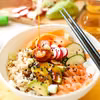 sushi bowl, czyli wiosenna micha z rybą i ryżem