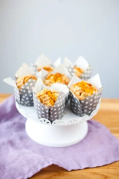 MUFFINKI DYNIOWE Z ORZECHOWĄ KRUSZONKĄ