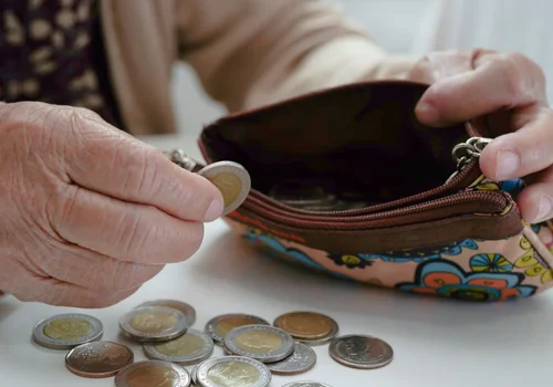 Druga waloryzacja emerytur w tym roku? ZUS stawia sprawę jasno i wskazuje na jeden warunek