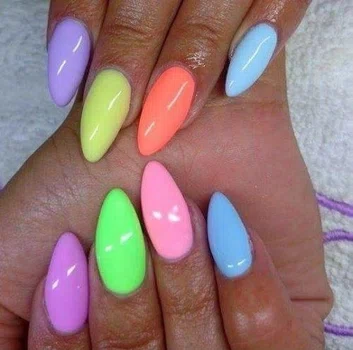 Kolorowe paznokcie - super