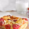Pudding chlebowy z malinami i migdałami