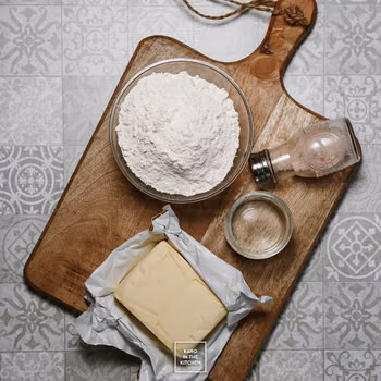 Oszukane ciasto francuskie – szybkie i maślane