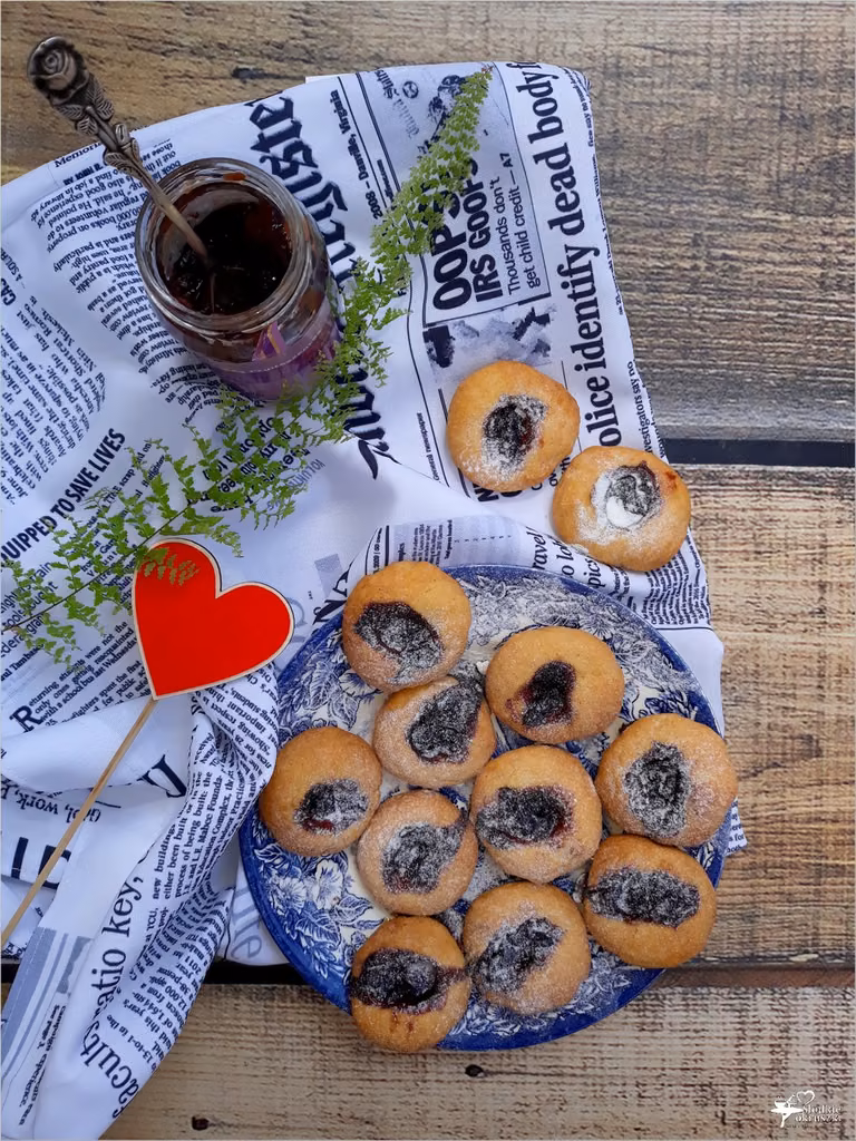 Ciasteczka z konfiturą z czarnej czereśni