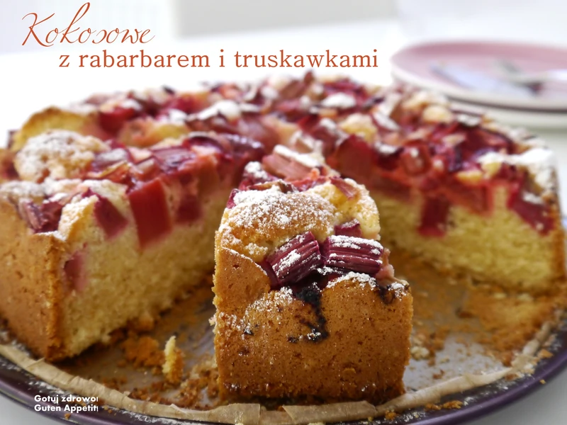 szybkie ucierane ciasto z rabarbarem i truskawkami
