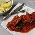 Żeberka w pomidorach z fasolą