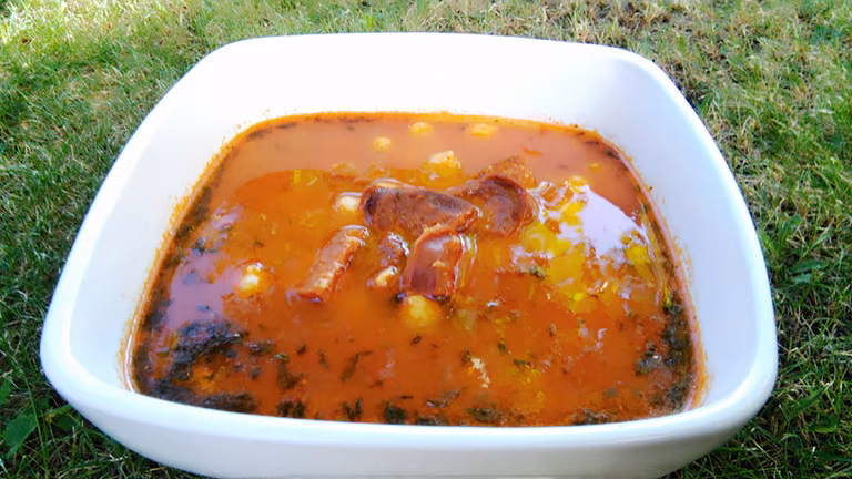 Zupa z ciecierzycy i chorizo